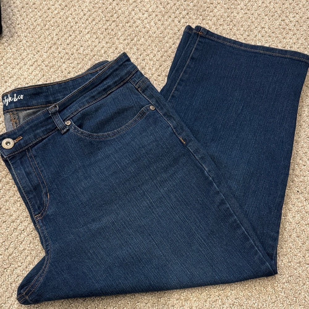 Style & Co. - Curvy Capri - Size 14 - Picture 2 of 7